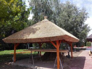 Nádtetős filagória és pavilon referencia munka