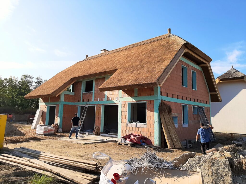 nádtető árak új nádtetőfedéssel